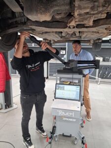 Operador utilizando Touch con la pantalla de medición a la vista